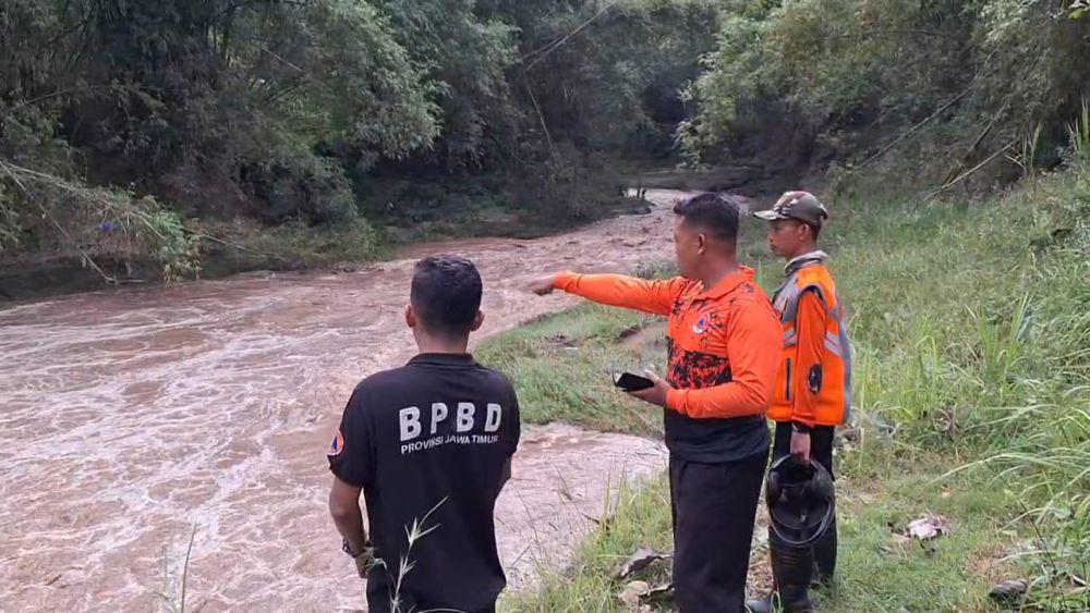 Lokasi awal 3 bocah hanyut terseret banjir sungai Andong di Ngawi. IDN Times/ Riyanyo.
