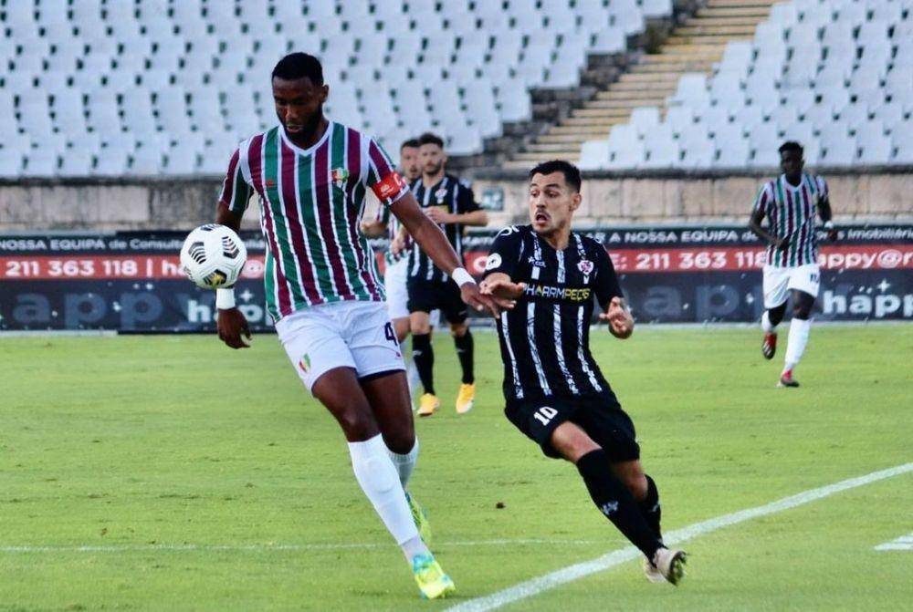 Yuran Fernandes saat masih merumput bersama klub divisi empat Portugal, CF Estrela da Amadora, di musim 2020/21. (Instagram.com/yur4nfernandes)