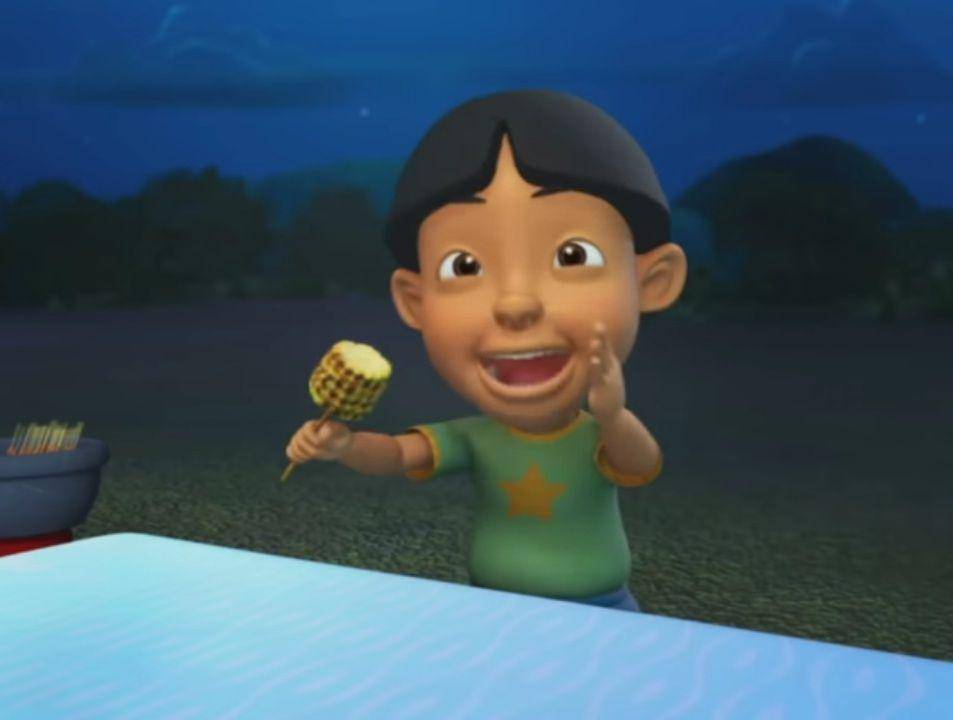 Mail sedang berjualan jagung bakar (dok. Les' Copaque Production/Upin & Ipin)