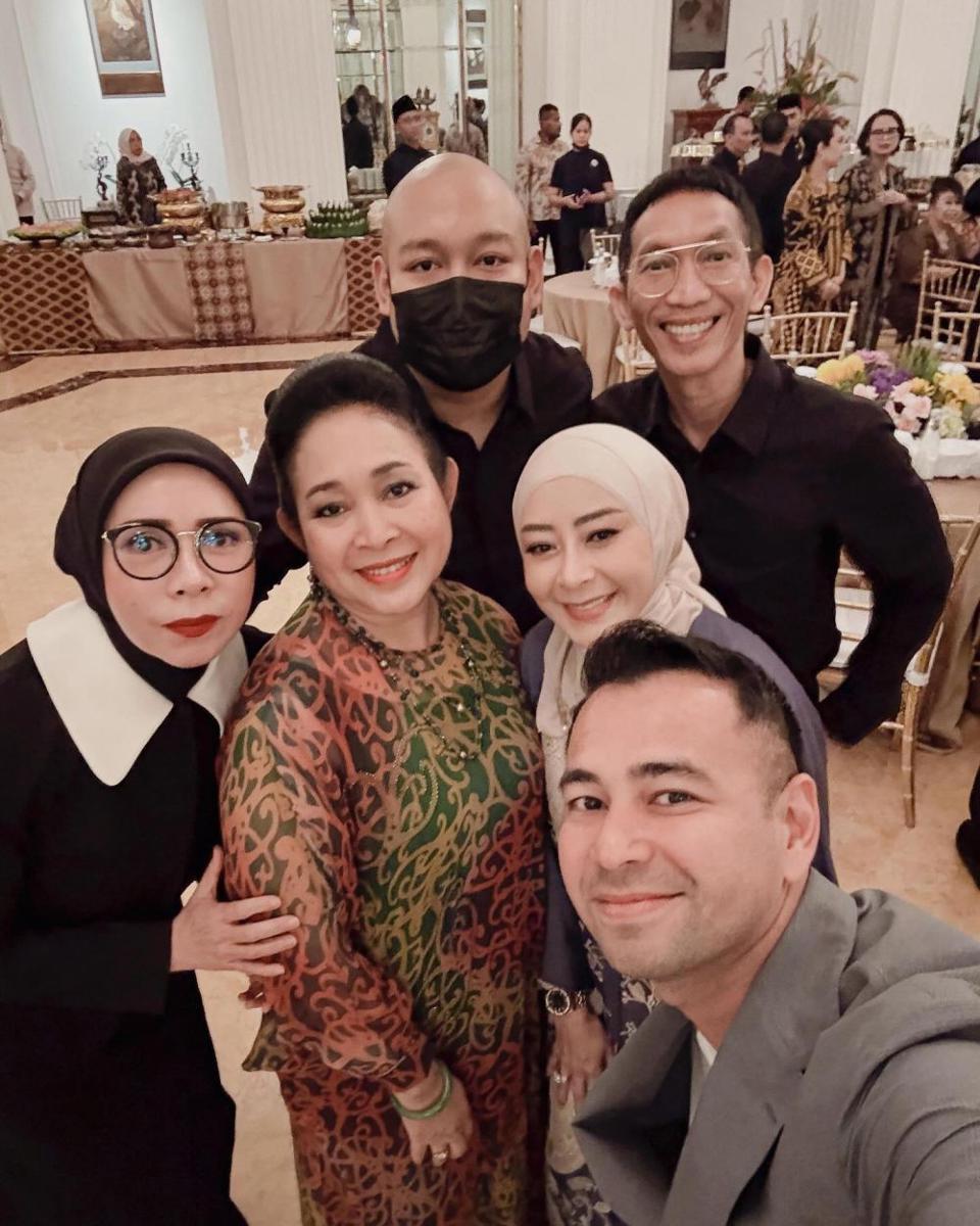 artis di ulang tahun Titiek Soeharto (instagram.com/raffinagita1717)
