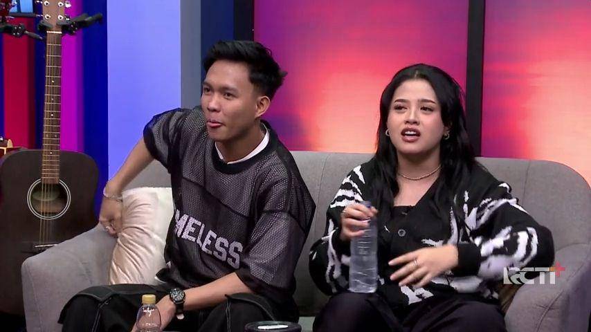 Potret keakraban Shabrina dan Fajar (dok. RCTI/IDOLYFE TIGA! (BERSATU KITA GAPAI IMPIAN))