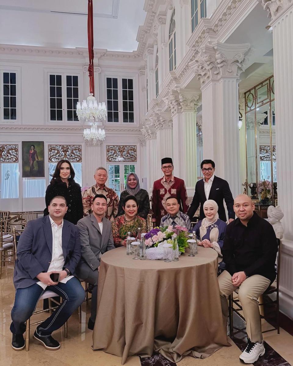 artis di ulang tahun Titiek Soeharto (instagram.com/raffinagita1717)