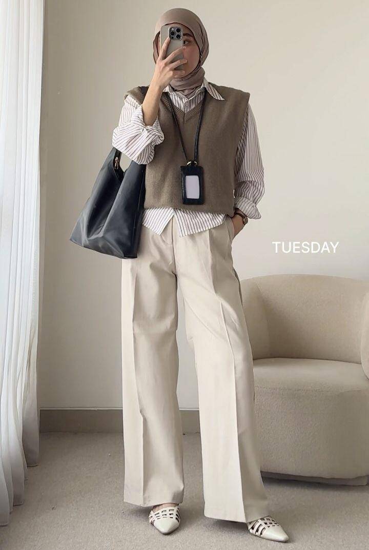 office style bertema earth tone ala Pamela Agatha (instagram.com/pamelagatha)