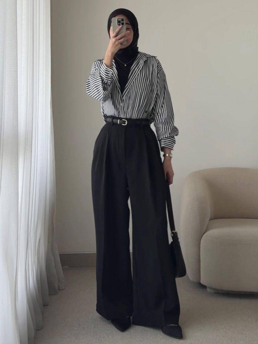 padu padan celana hitam buat kerja ala Pamela Agatha (instagram.com/pamelagatha)