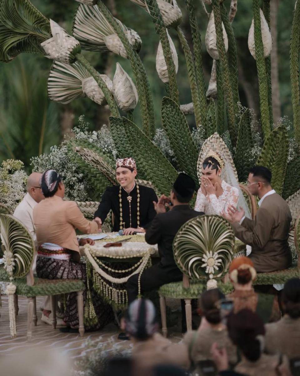 potret pernikahan Luna Maya dengan Maxime Bouttier (instagram.com/lunamaya)