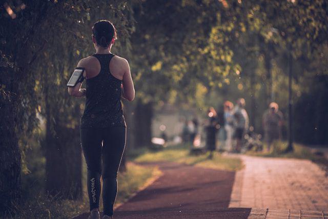 Kenapa Berat Badan Susah Turun Meski Rutin Jalan Kaki?