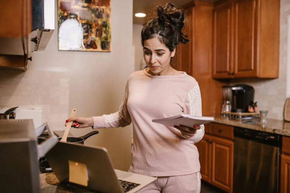 ilustrasi belajar memasak (pexels.com/RDNE Stock project)