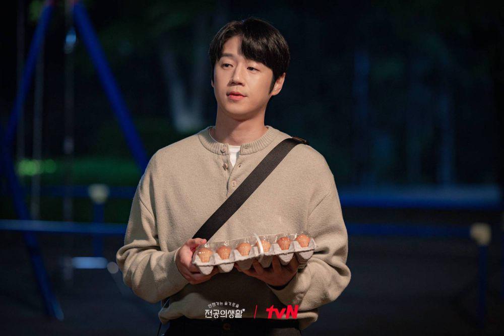 Cuplikan drama Korea Resident Playbook (dok. tvN/Resident Playbook)
