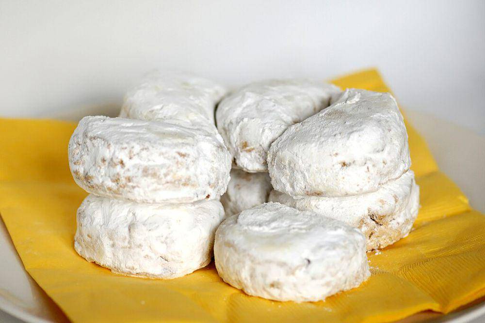 Kourabiedes (commons.wikimedia.org/Jastrow)