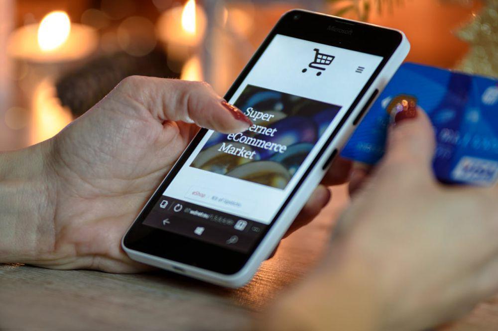 ilustrasi e-commerce (pexels.com/AS Photography)