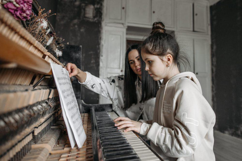 ilutrasi guru les (pexels.com/Pavel Danilyuk)