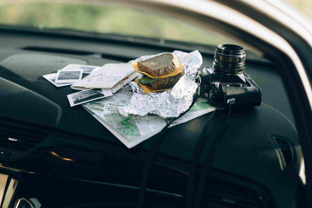 ilustrasi barang berharga dalam mobil (pexels.com/Nataliya Vaitkevich)