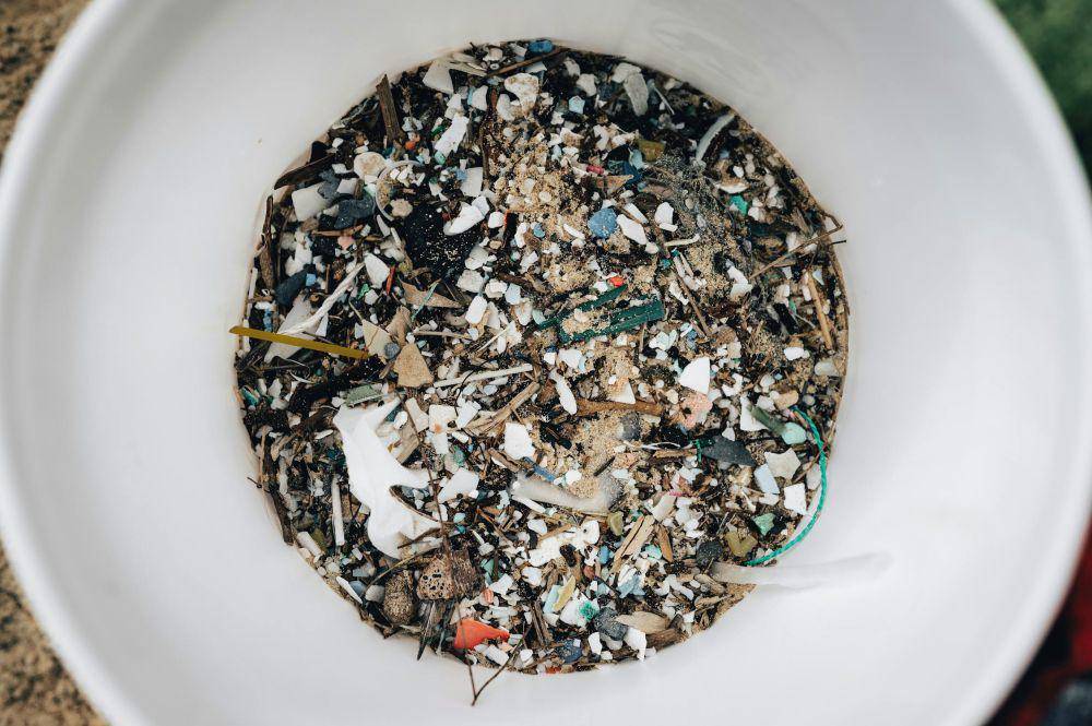 Ilustrasi polusi mikroplastik (pexels.com/Alfo Medeiros)
