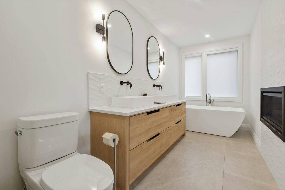 ilustrasi kabinet kamar mandi (unsplash.com/Point3D Commercial Imaging Ltd.)