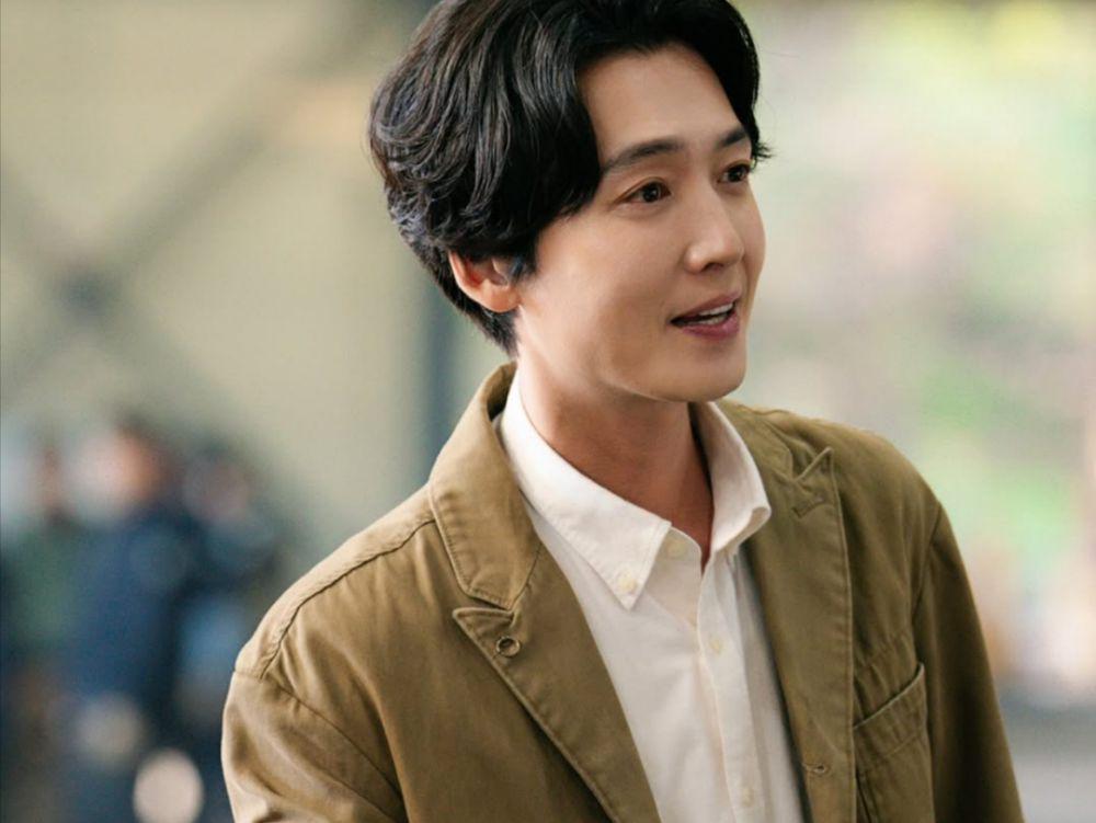 Jung Kyung Ho Temui Pengacara Asli Demi Peran Oh My Ghost Clients