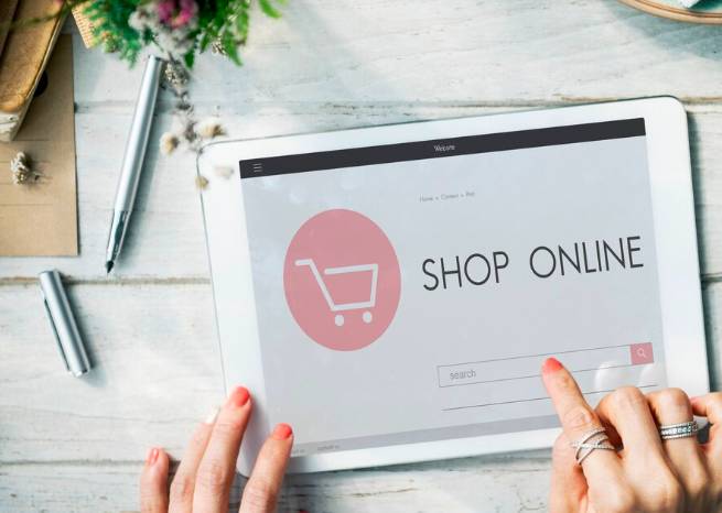 Ilustrasi belanja online (freepik.com)