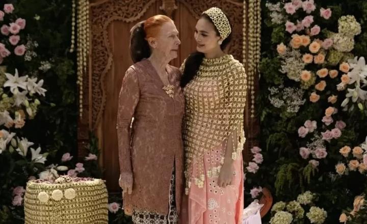 Profil dan Biodata Desa Maya Waltraud, Ibu Luna Maya
