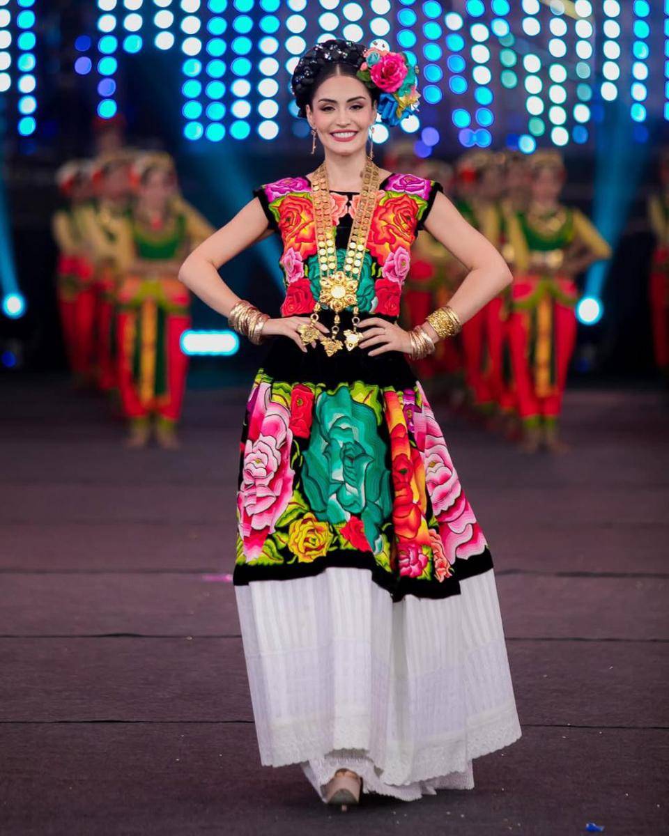 Potret Finalis dari Amerika Latin di Opening Ceremony Miss World 2025 (Ricardo Siviero for Instagram.com/missworld)