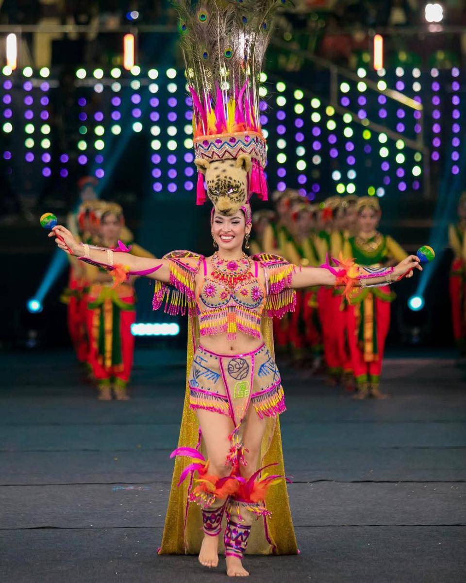 Potret Finalis dari Amerika Latin di Opening Ceremony Miss World 2025 (Ricardo Siviero for Instagram.com/missworld)