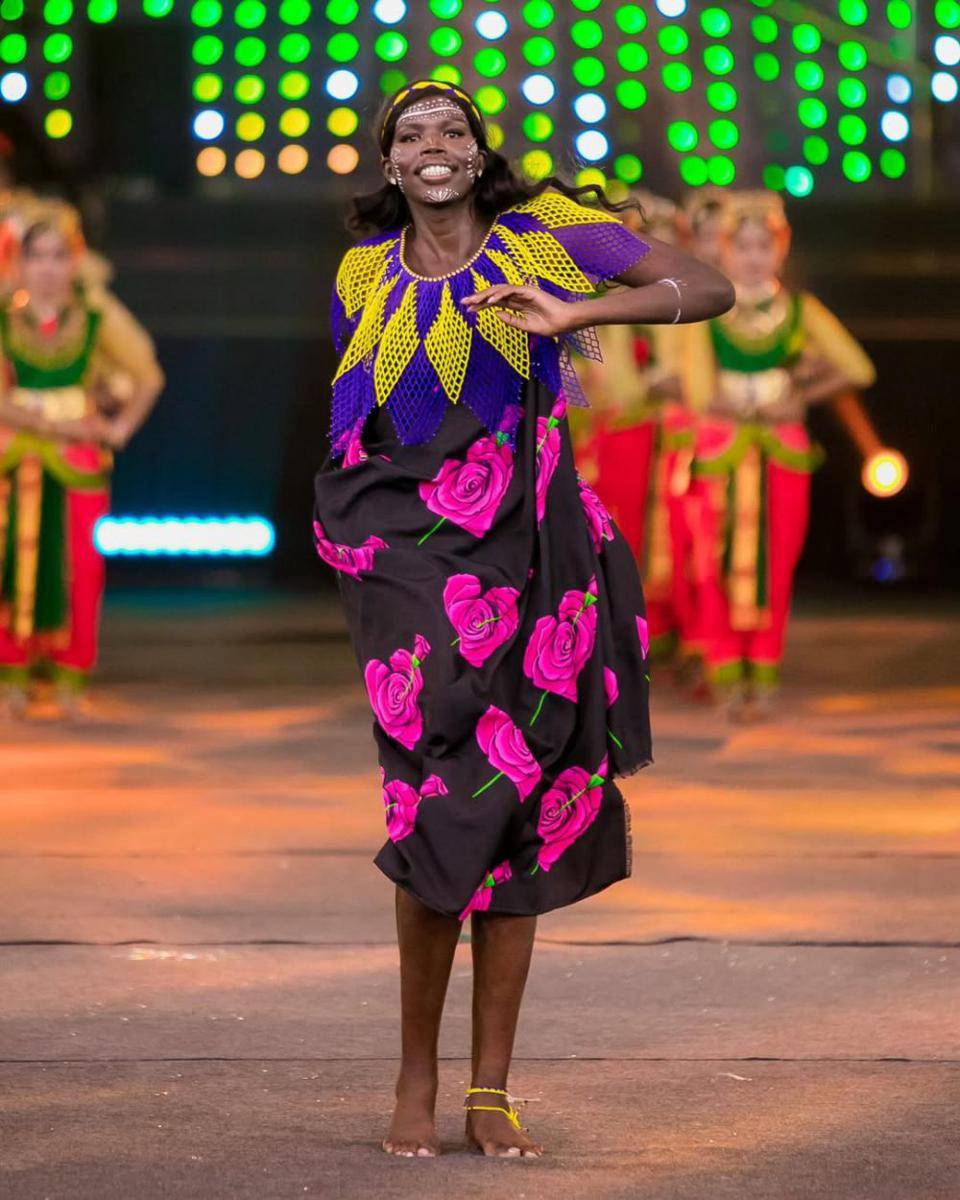 Potret Finalis dari Afrika di Opening Ceremony Miss World 2025 (Ricardo Siviero for Instagram.com/missworld)