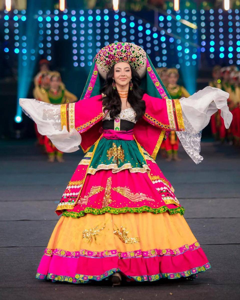Potret Finalis dari Amerika Latin di Opening Ceremony Miss World 2025 (Ricardo Siviero for Instagram.com/missworld)