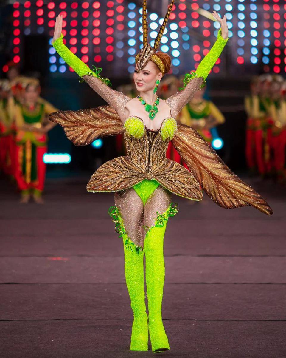 Potret Finalis dari Amerika Latin di Opening Ceremony Miss World 2025 (Ricardo Siviero for Instagram.com/missworld)