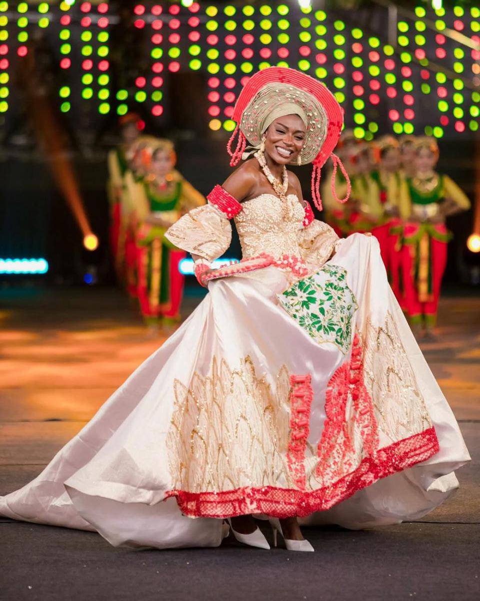 Potret Finalis dari Afrika di Opening Ceremony Miss World 2025 (Ricardo Siviero for Instagram.com/missworld)