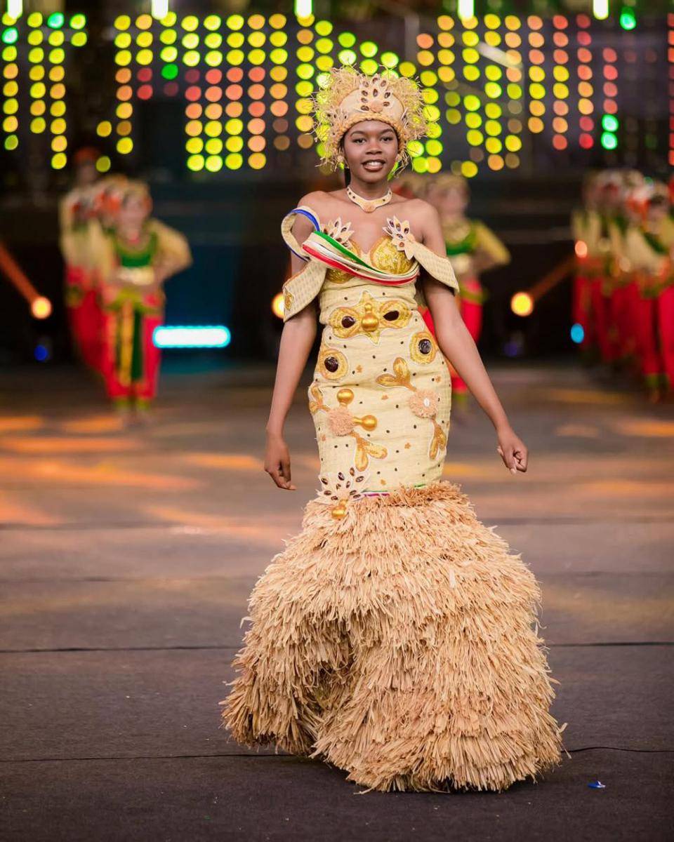 Potret Finalis dari Afrika di Opening Ceremony Miss World 2025 (Ricardo Siviero for Instagram.com/missworld)