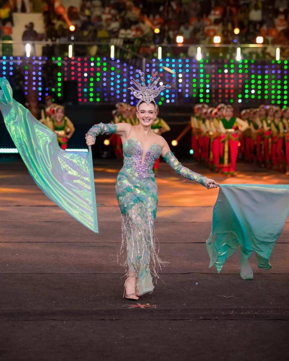 Potret Finalis dari Afrika di Opening Ceremony Miss World 2025 (Ricardo Siviero for Instagram.com/missworld)