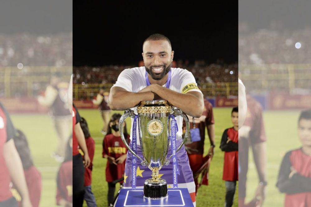 Bek tengah Yuran Fernandes saat merayakan juara BRI Liga 1 2022/23 bersama PSM Makassar. (Instagram.com/yur4nfernandes)