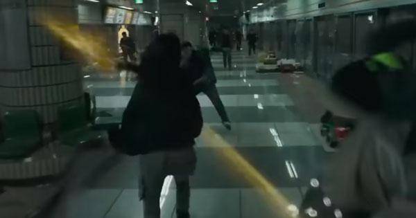 Seorang perempuan memakai skill uniknya - Omniscient Reader Live Action