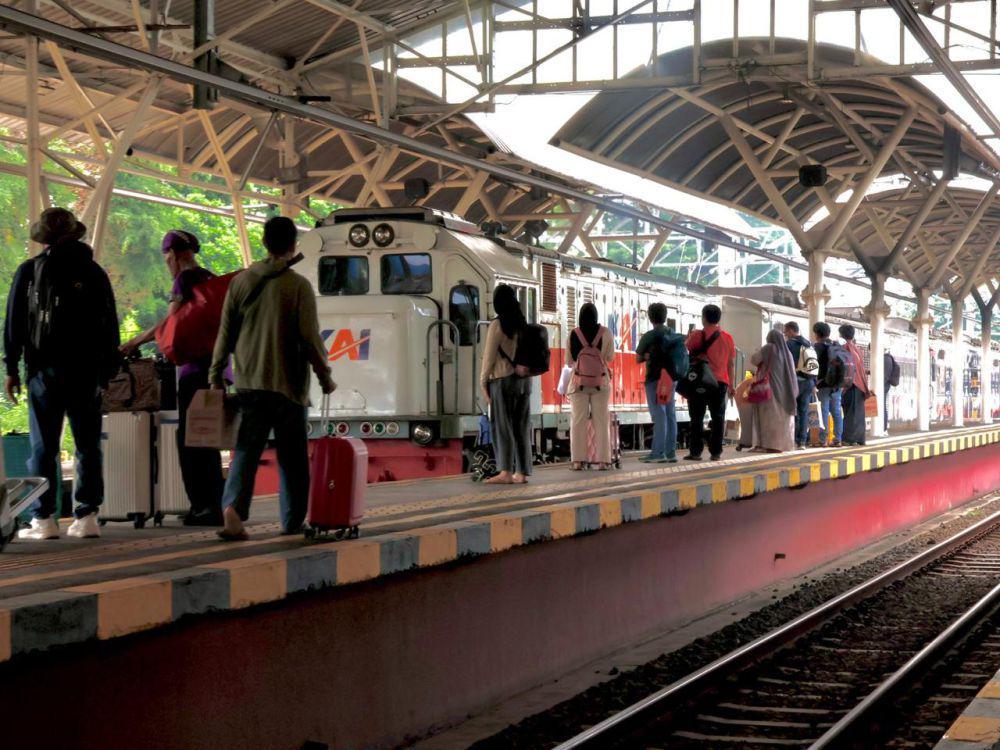 Libur Waisak, Okupansi KA di Daop 6 Tembus 109 Persen