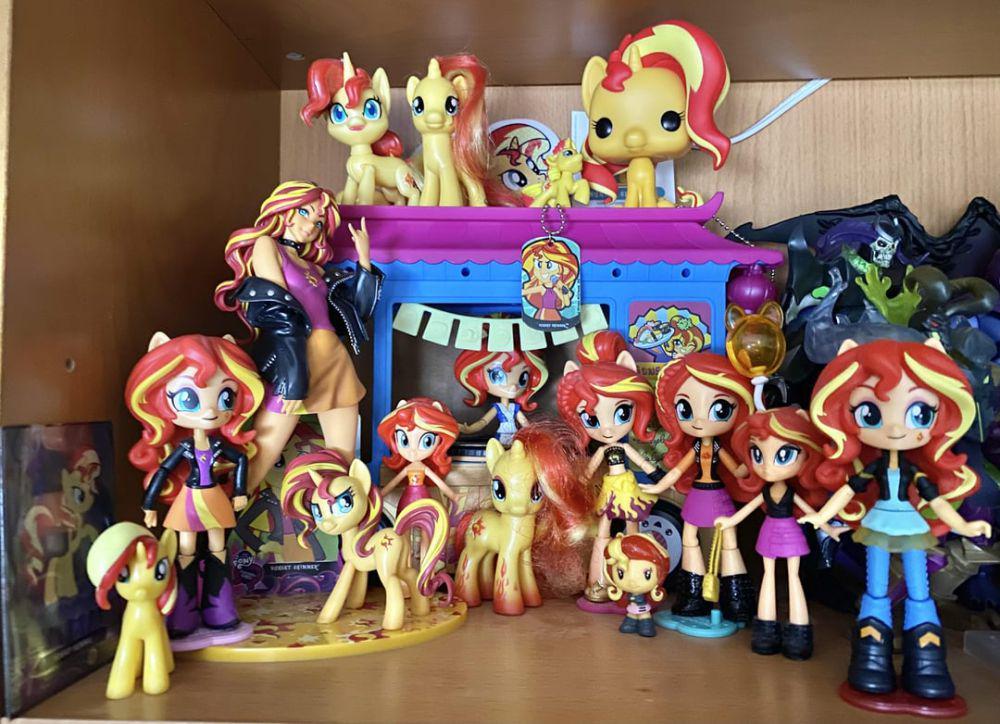 7 Koleksi My Little Pony, Mainan Para Karakter Bertebaran