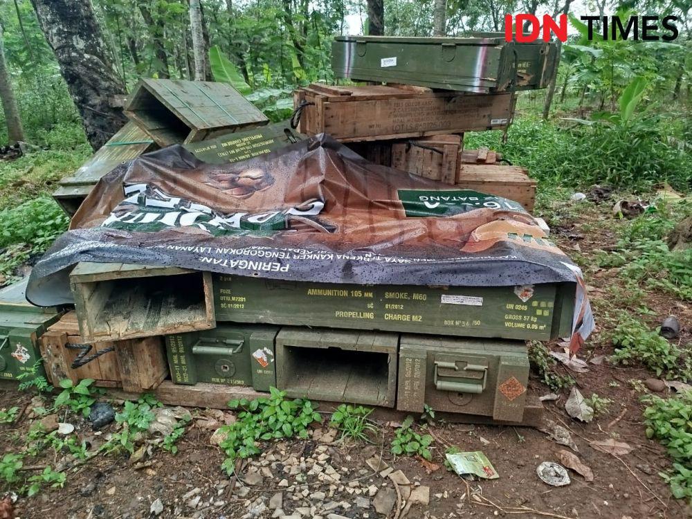 Penampakan Kotak Amunisi Kedaluwarsa di Garut, Beratnya 50 Kilogram