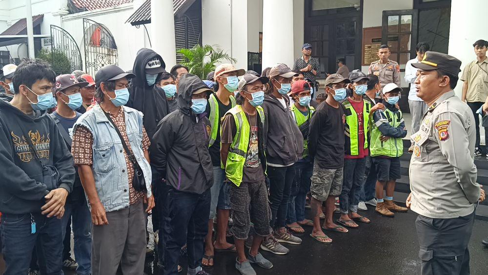 75 Preman di Kota Bandung Diamankan, Sering Minta Uang ke Pedagang