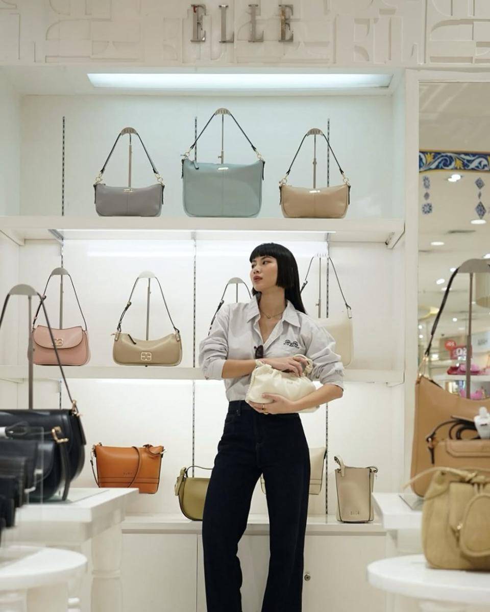 casual minimalist outfit ala Helen Hiu (instagram.com/helenhiuu)