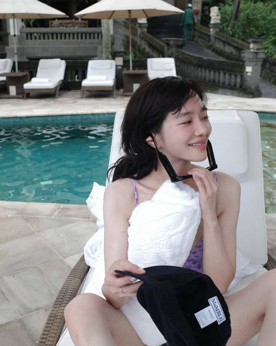 potret liburan Park Gyu Young di Bali (instagram.com/lavieenbluu)