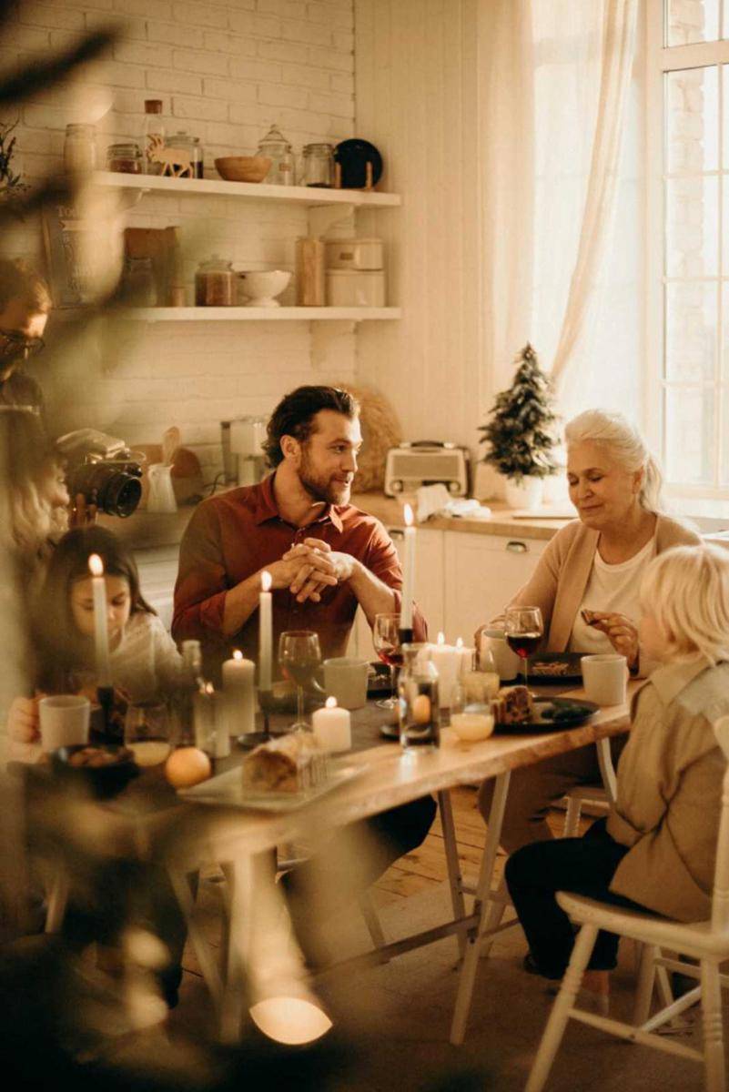 Foto kebersamaan (pexels.com/cottonbro studio)