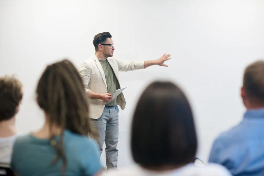 ilustrasi public speaking (pexels.com/fauxels)