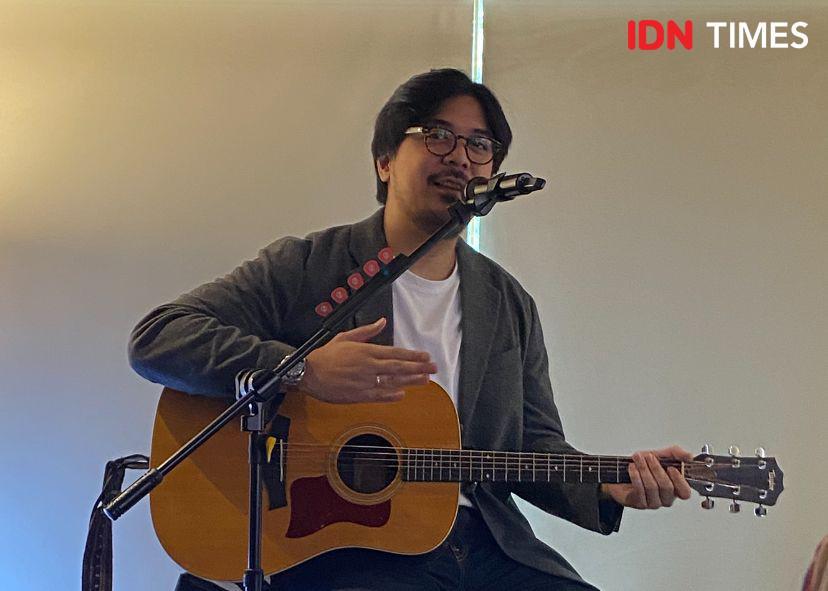 Fakta EP Baru Bilal Indrajaya - Dua Dunia, Ada Tribute untuk Ade Paloh