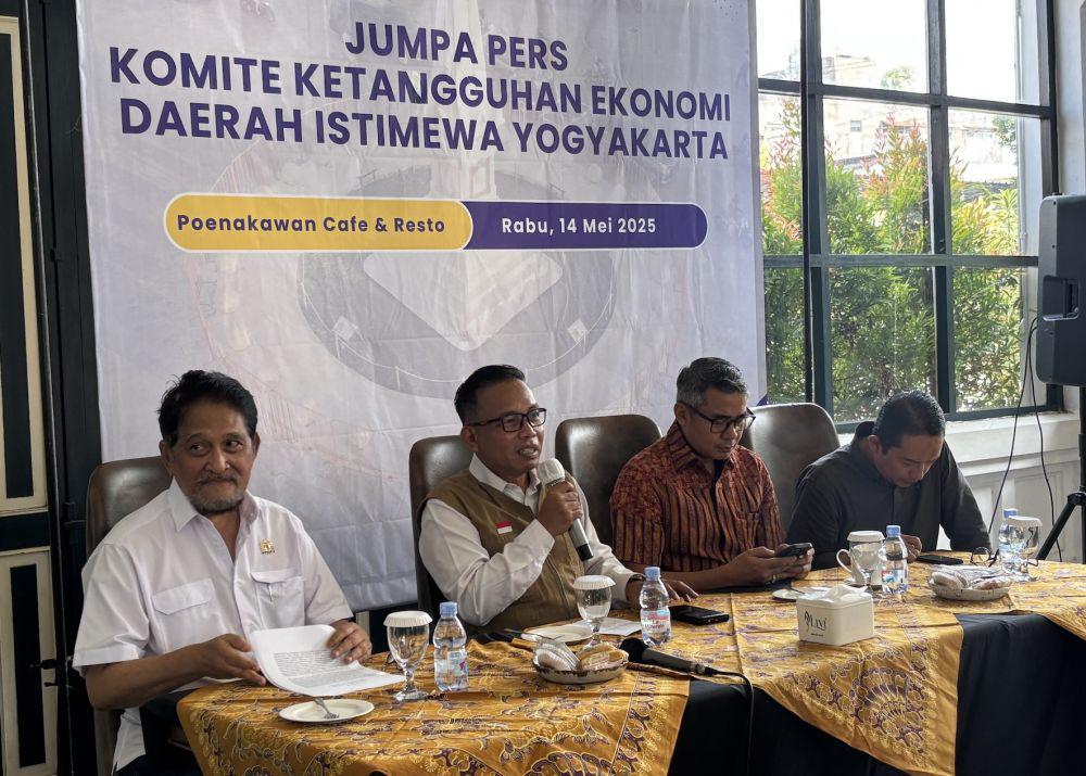 Pembentukan Komite Ketangguhan Ekonomi Jogja, di Ndalem Poenakawan, Rabu (14/5/2025). (IDN Times/Herlambang Jati Kusumo)