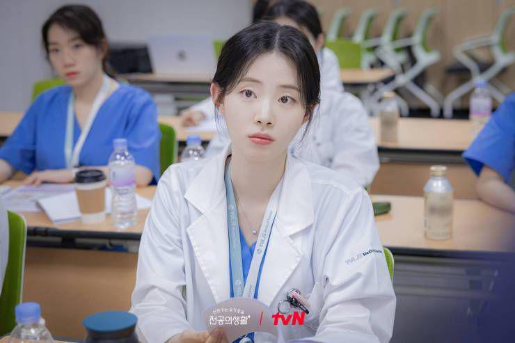 7 Bukti Pyo Nam Kyung Jadi Scene Stealer di Resident Playbook