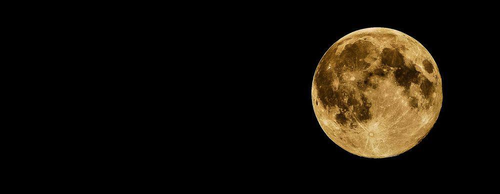 5 Ciri-Ciri Bulan, Permukaan Kasar dan Tidak Memiliki Cahaya