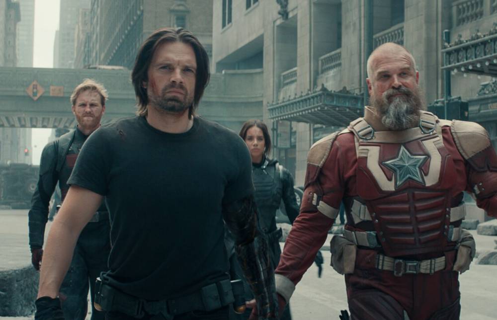 Bucky Barnes (kiri) dalam Thunderbolts* (dok. Marvel Studios/Thunderbolts*)