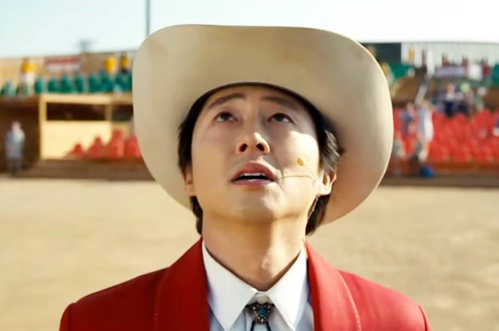 Steven Yeun dalam Nope (dok. A24/Nope)