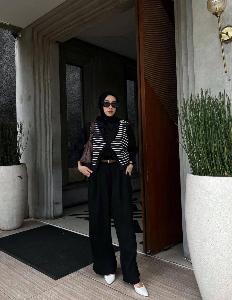 OOTD ala Dela Ayu (instagram.com/delaaayuu)