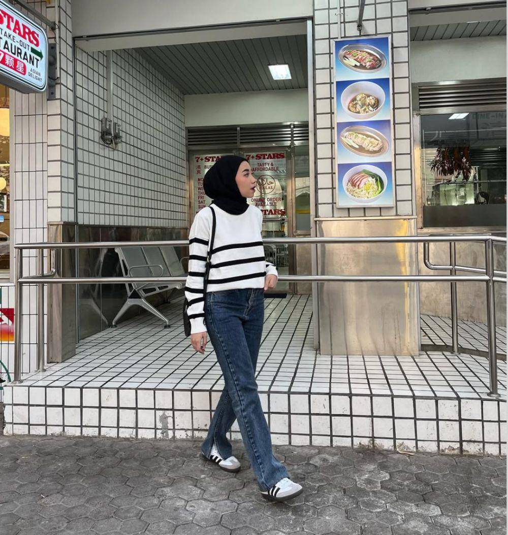 OOTD ala Dela Ayu (instagram.com/delaaayuu)