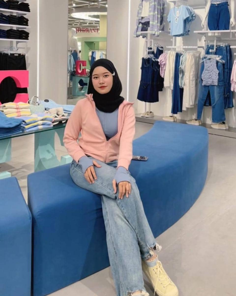 Alma Ulinnazli (instagram.com/aulinnazli)