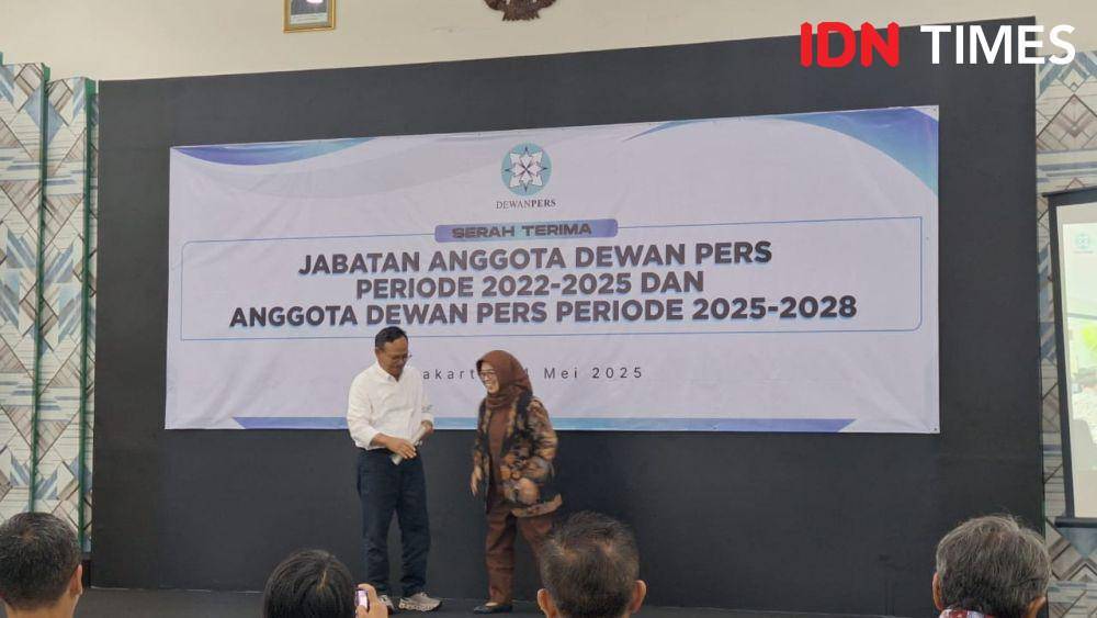 Serah terima jabatan anggota Dewan Pers periode 2022-2025 dan anggota dewan pers 2025-2028 (IDN Times/Lia Hutasoit)
