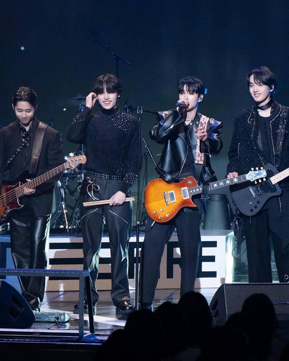 THE CROWN (instagram.com/fnc_fishandcake)